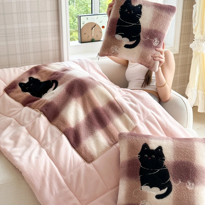 卡通可爱加厚抱枕被子两用二合一办公室午睡毯子车用折叠沙发靠枕