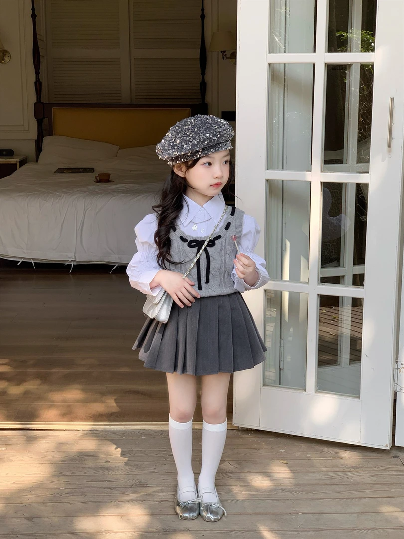 2025春季新款女童洋气套装儿童蝴蝶结毛线背心衬衫百褶裙三件套