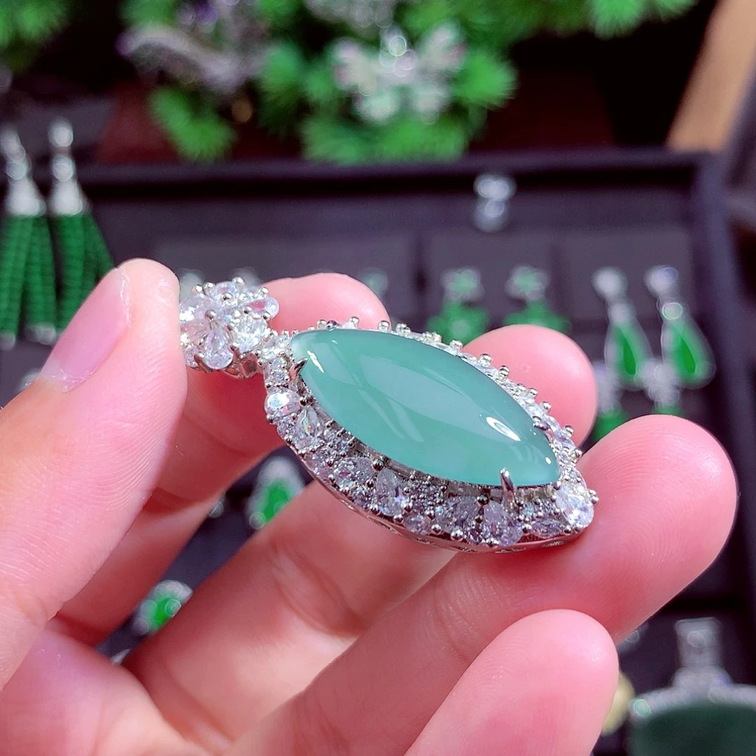 颈饰未镶嵌翡翠天然