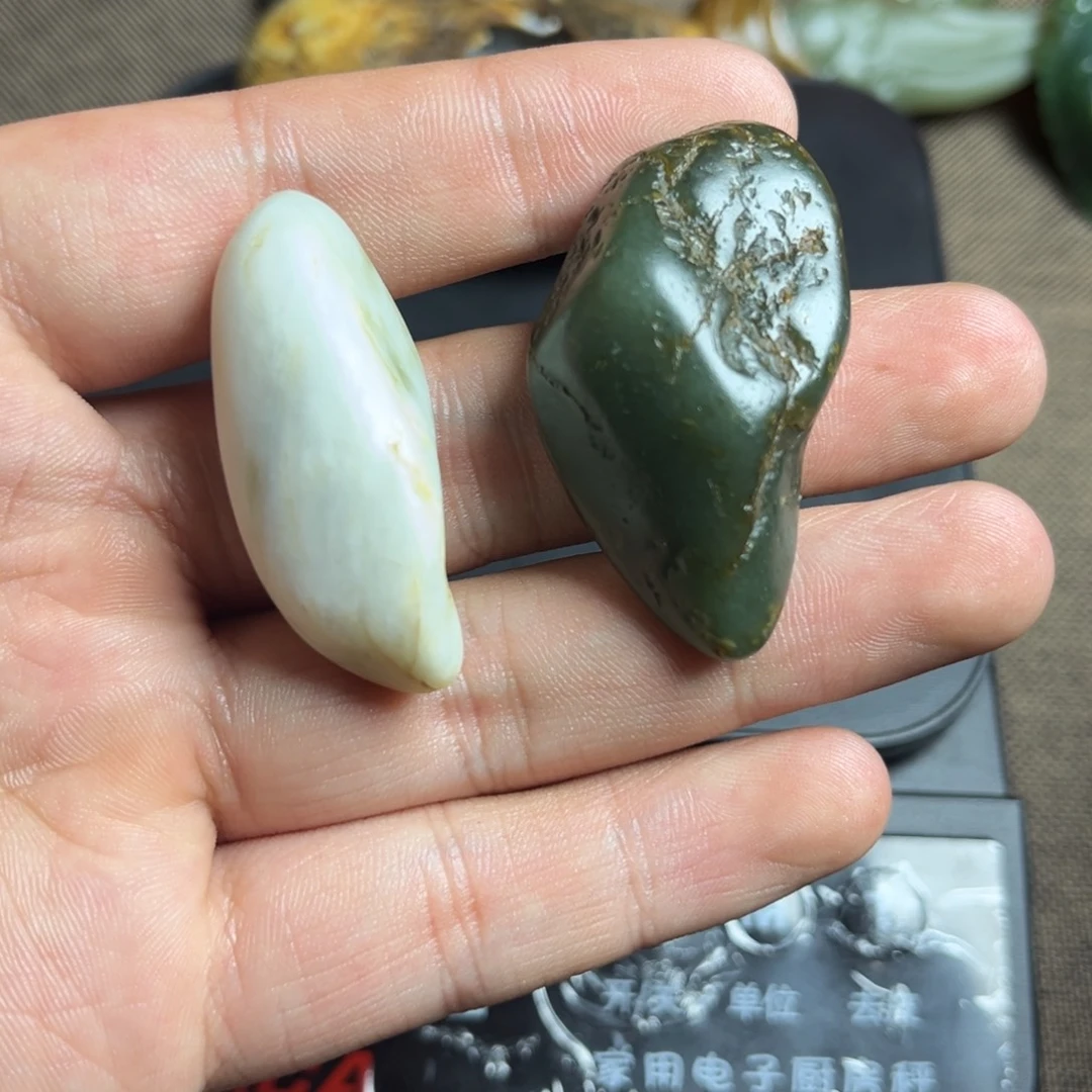 和田玉（糖玉）未镶嵌珠宝奇石