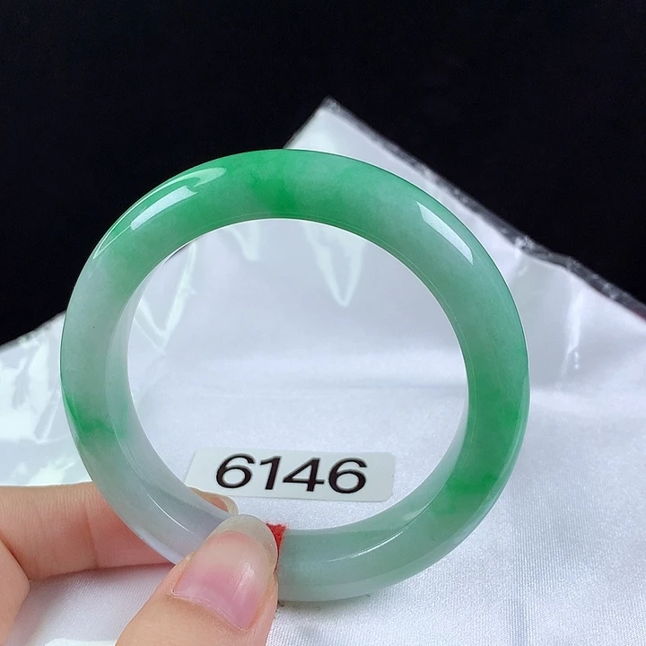翡翠未镶嵌手镯53圈