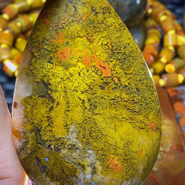 玛瑙/玉髓颈饰未镶嵌