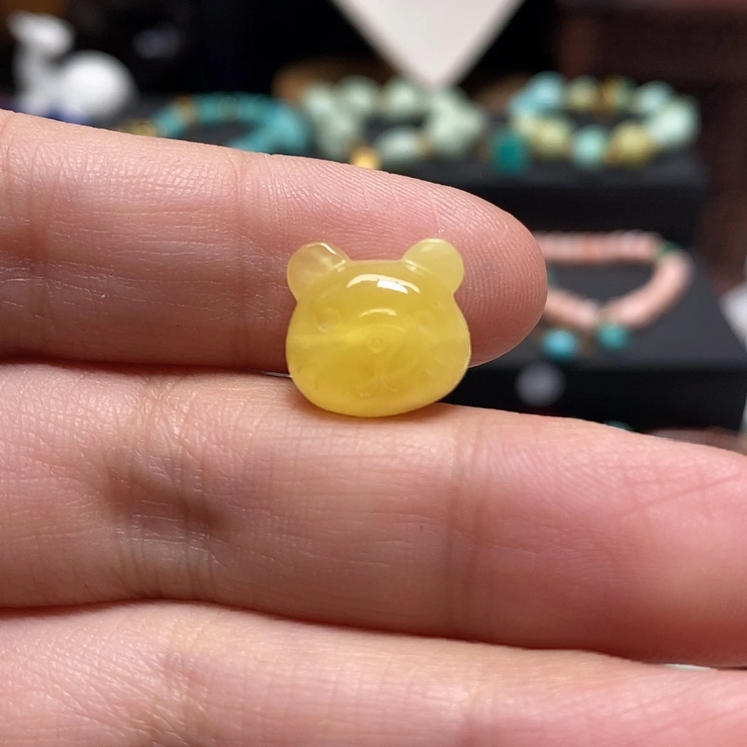 琥珀未镶嵌裸石配饰