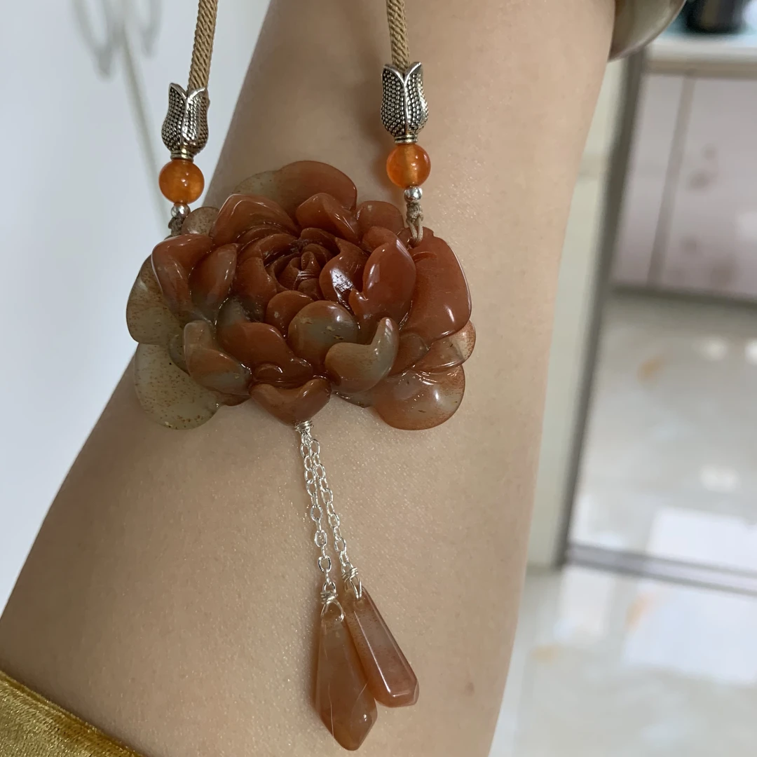 辽阳红牡丹花吊坠 天然玉石坠子 精工雕刻牡丹花坠子