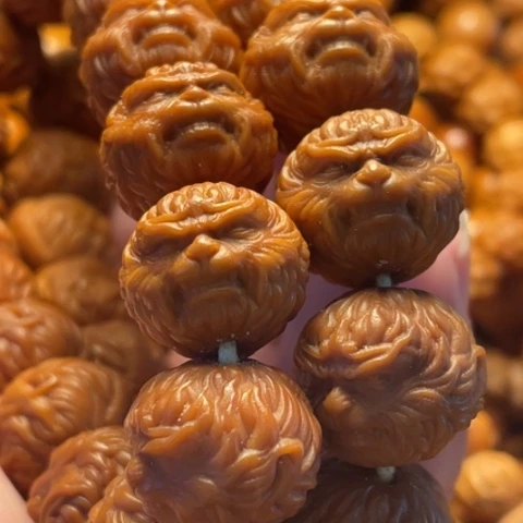 手串猴头核桃?舞台