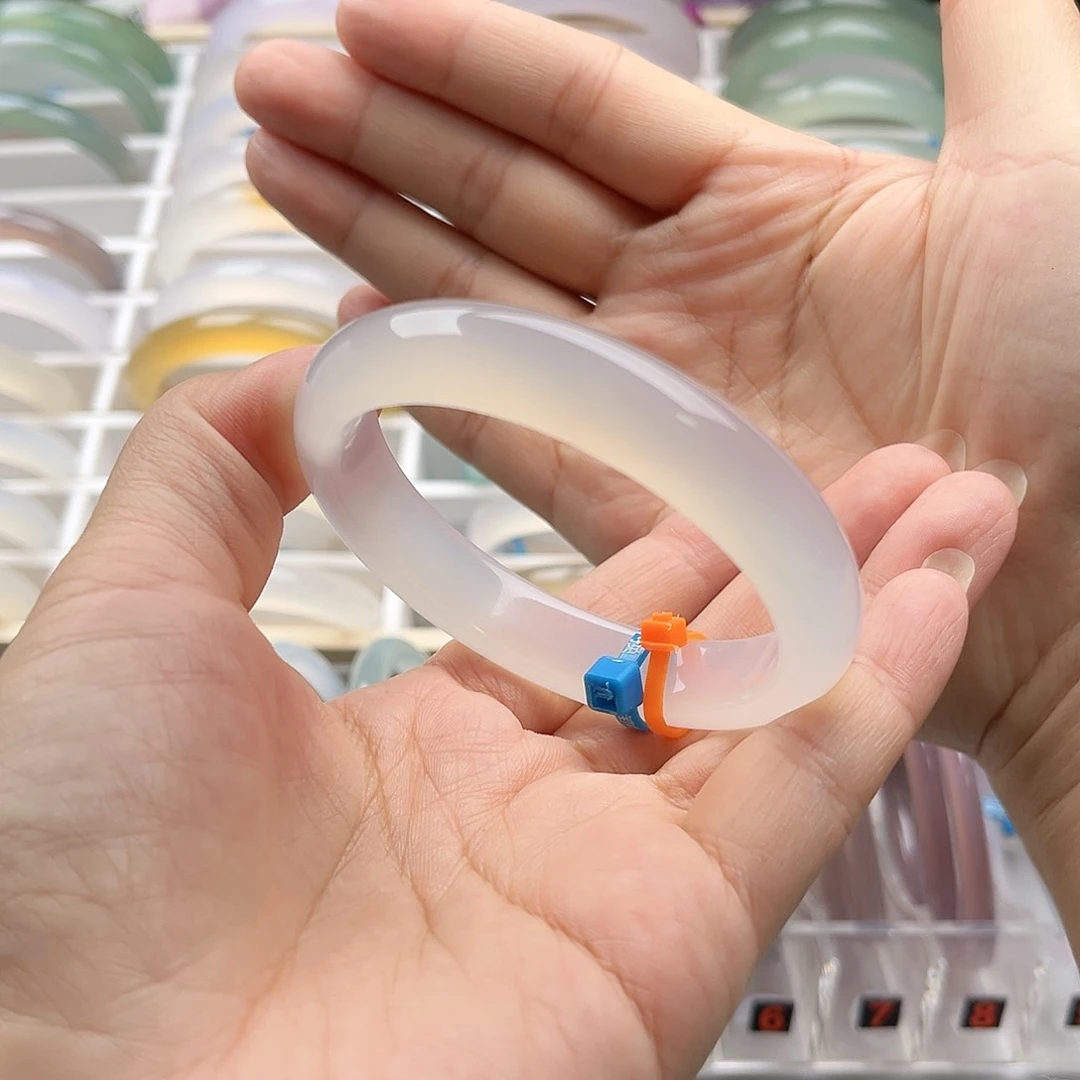 玛瑙/玉髓手镯未镶嵌@***a