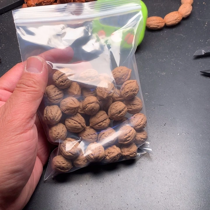 文玩核桃吊坠骑****蚁野生精品小核桃散籽