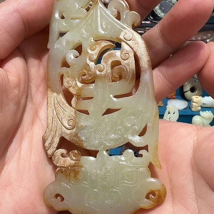 玉***烽和田玉（青白玉）未镶嵌颈饰