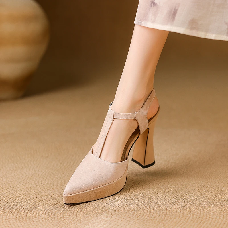 11.5cm粗跟包头凉鞋女夏季新款杏色尖头高跟鞋配裙子防水台时装鞋