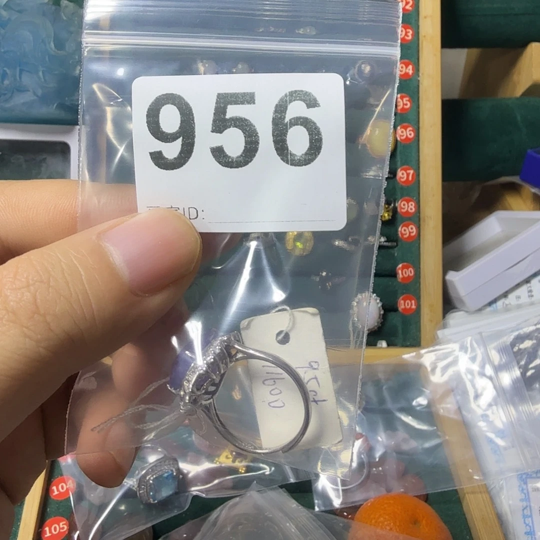 傲***咒银S925镶嵌戒指紫晶