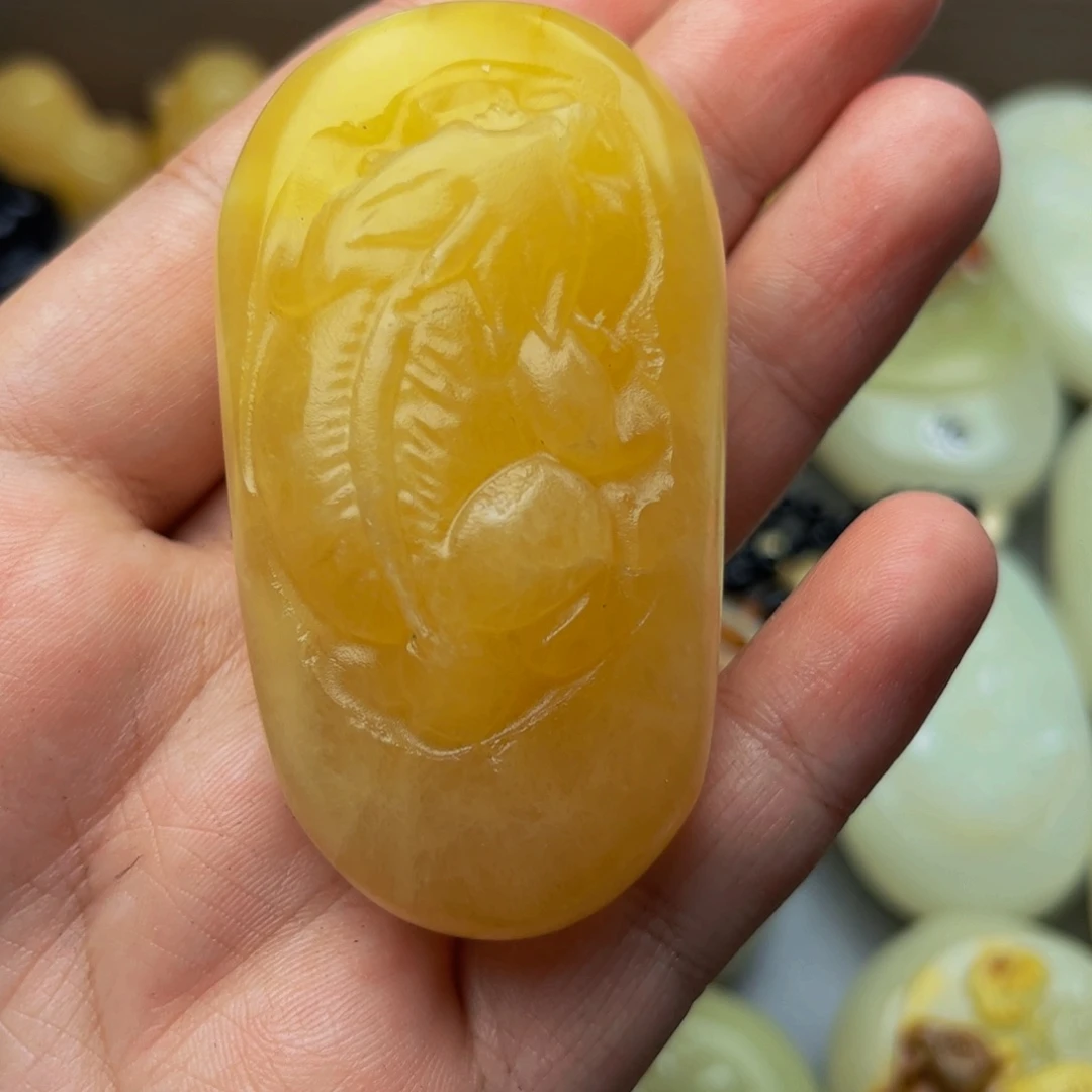 石材方解石手把件貔貅