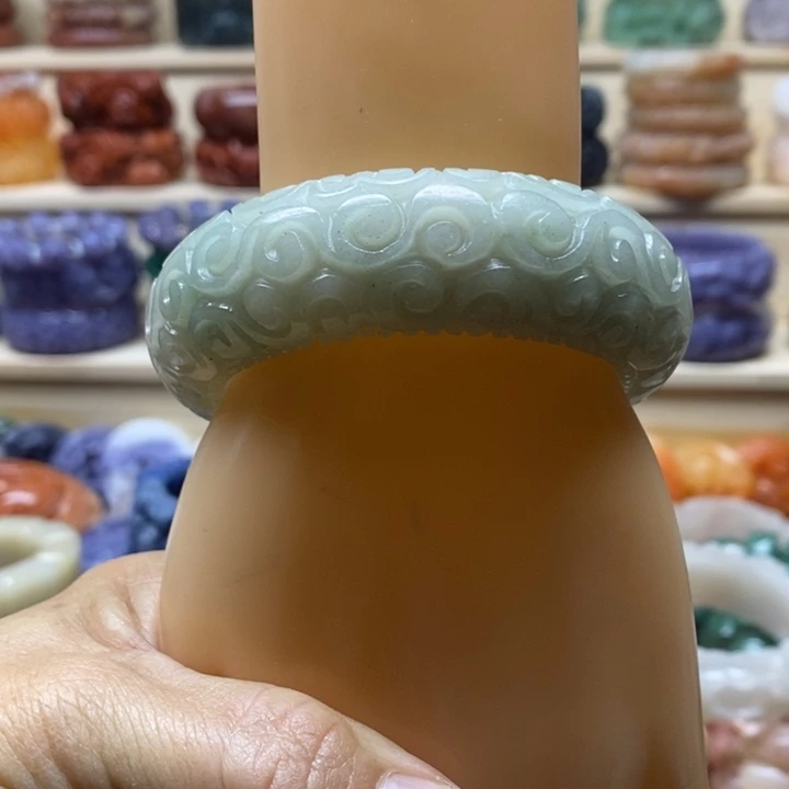 未镶嵌手镯石英质玉