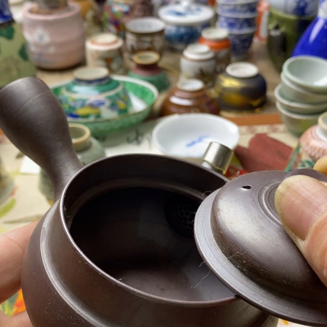 瓷片一天只喝一点奶茶和酸奶我也能快乐起来