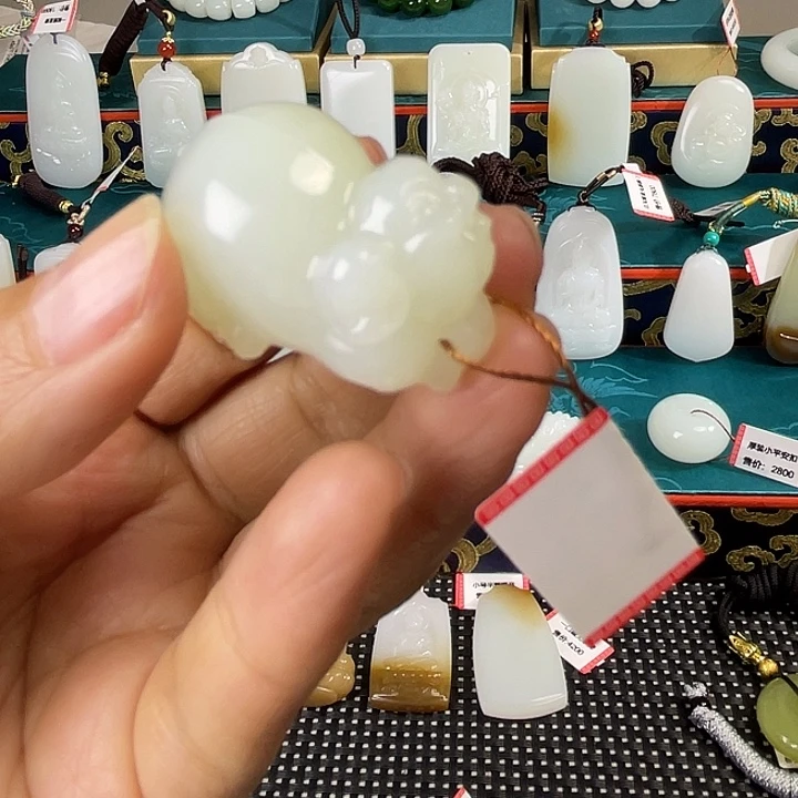 和田玉未镶嵌颈饰