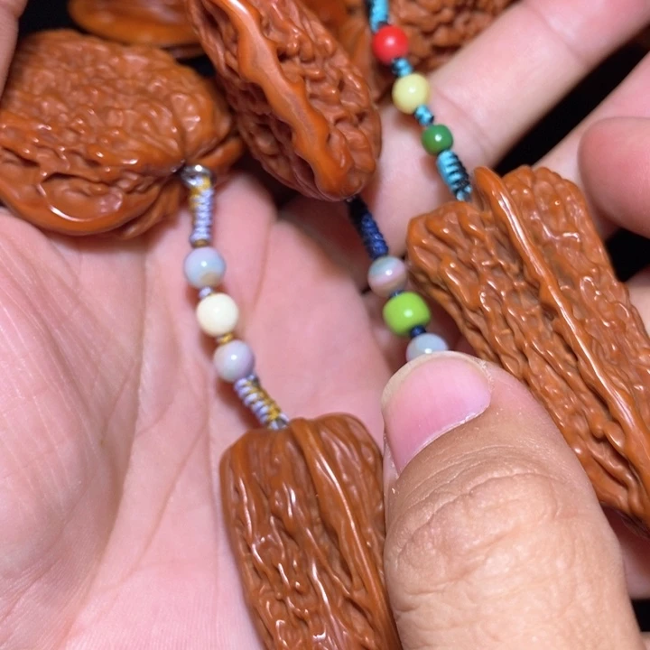 01 矛盾文玩核桃三套