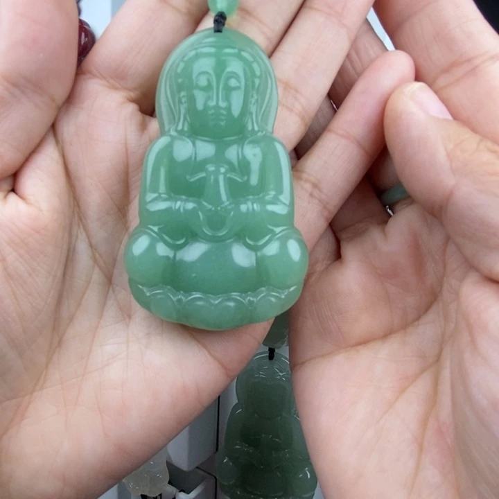 甜***西石英质玉未镶嵌颈饰