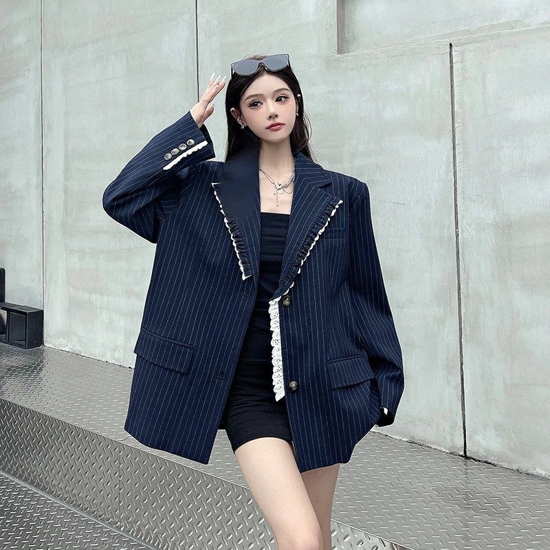 高级感轻熟风木耳边蕾丝拼接条纹西装外套女宽松减龄垫肩西服上衣