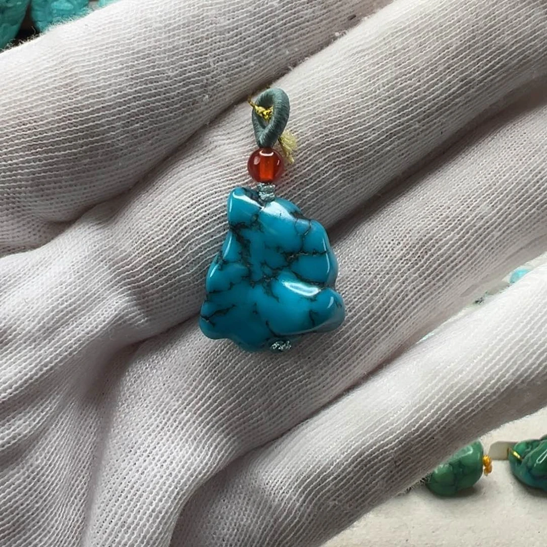 绿松石配饰未镶嵌