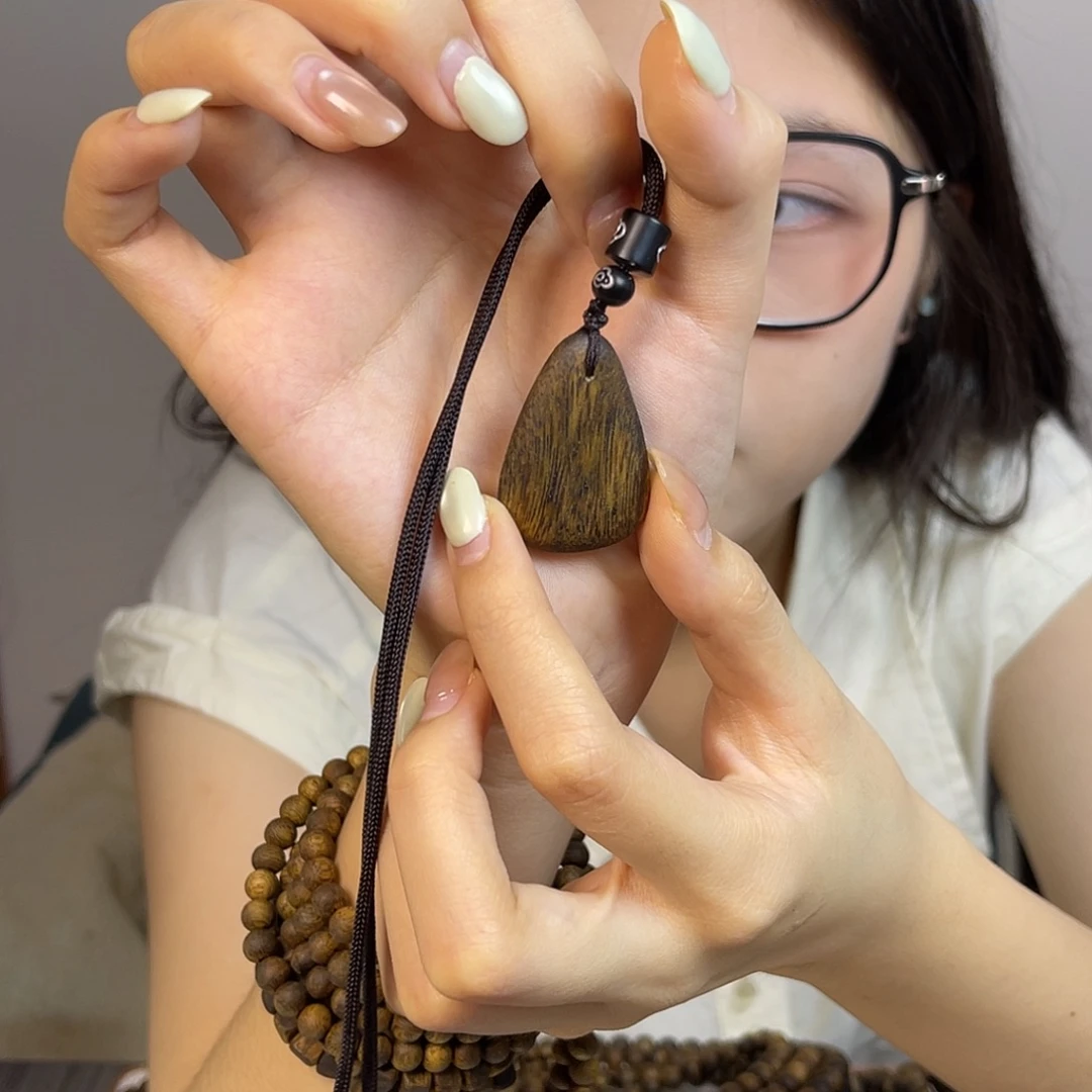 沉香碎屑+棋楠水滴吊坠