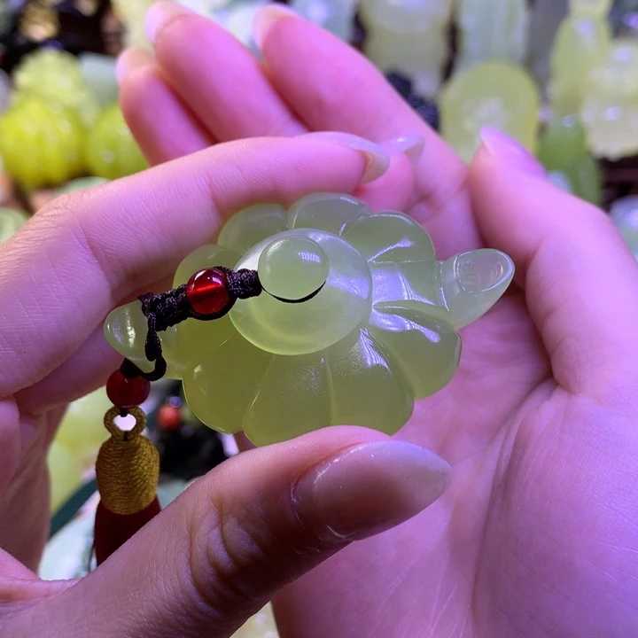 岫玉未镶嵌手把件