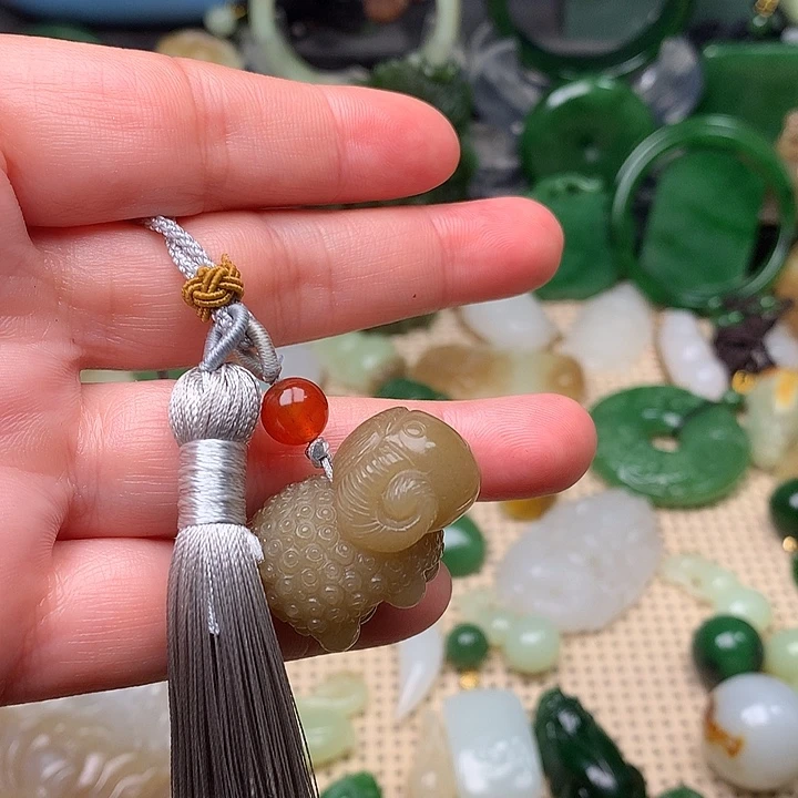 和田玉颈饰未镶嵌加****荷