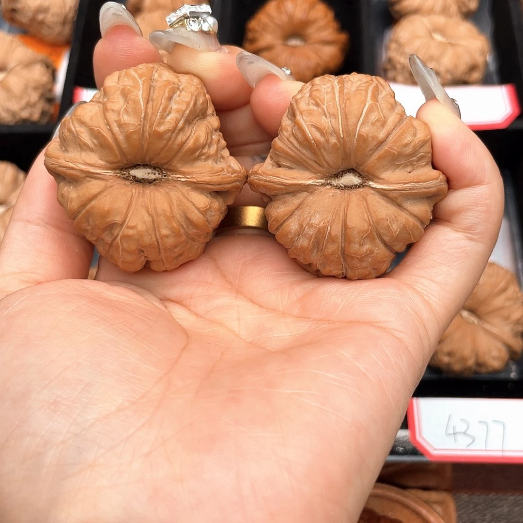 文玩核桃把件41一字深凹底天配克重对歪4117