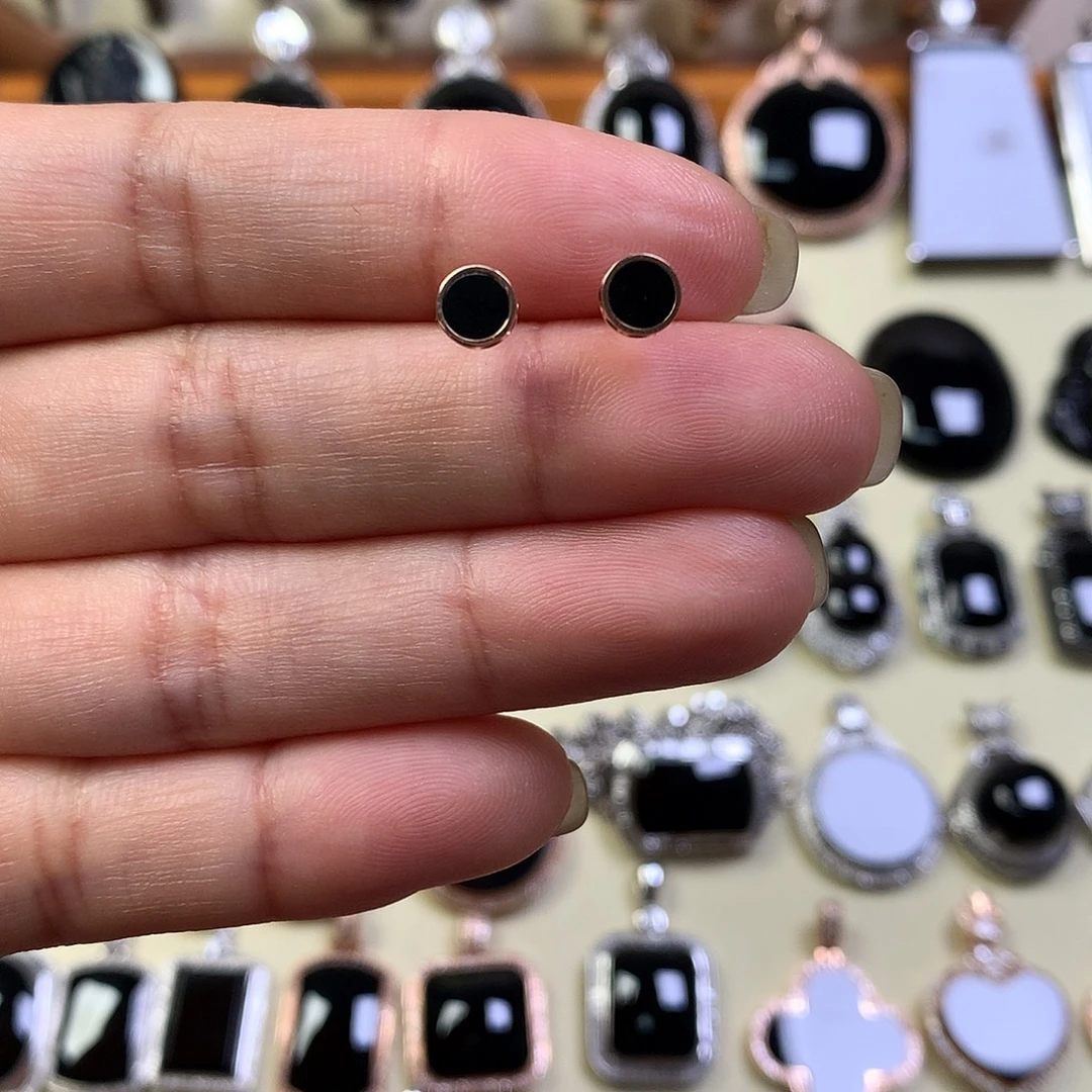 翡翠18K金镶嵌耳钉