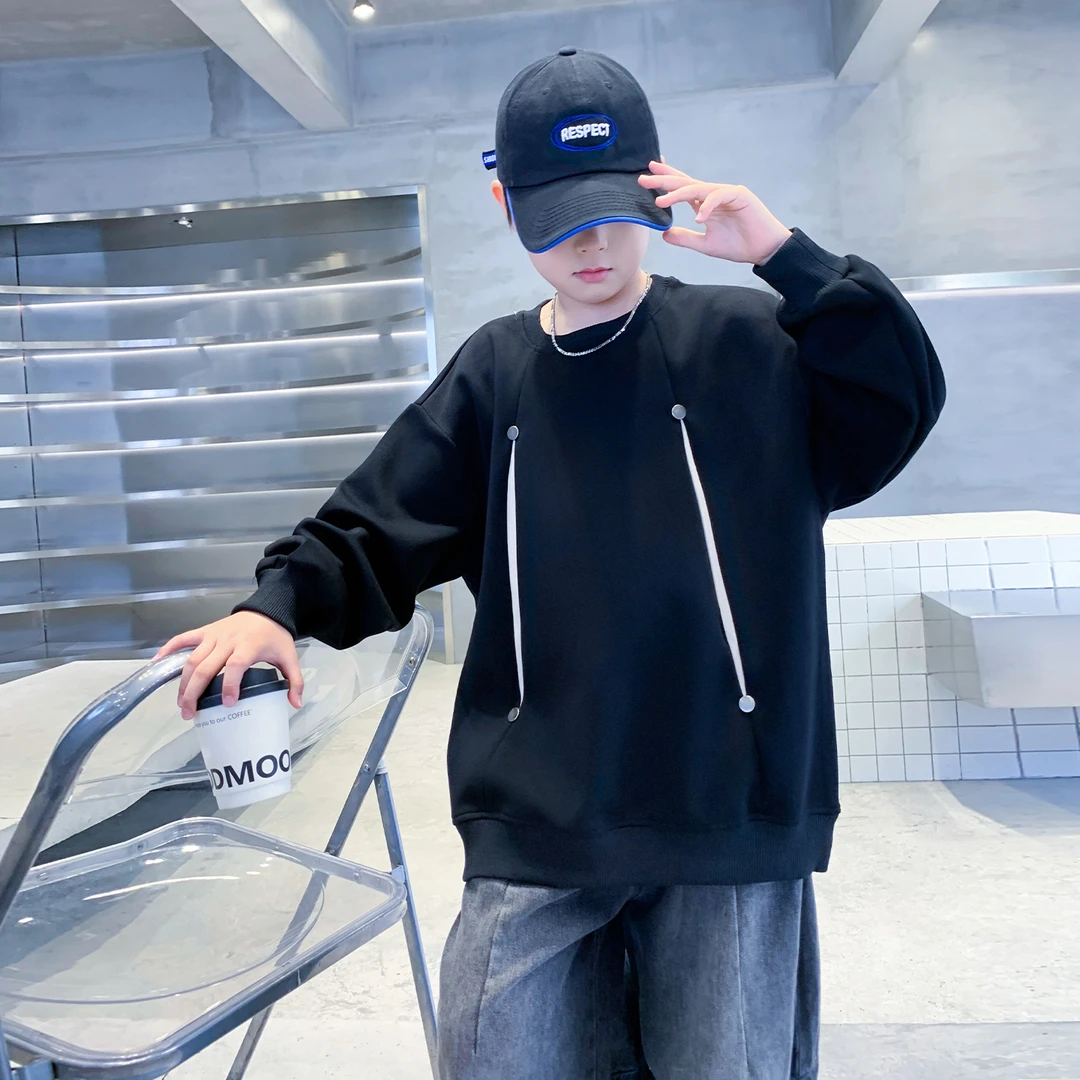 男童黑色个性铆钉卫衣春秋款2025新款儿童舒适休闲打底上衣中大童