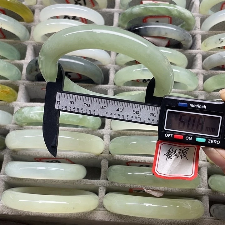 未镶嵌蛇纹石玉手镯56
