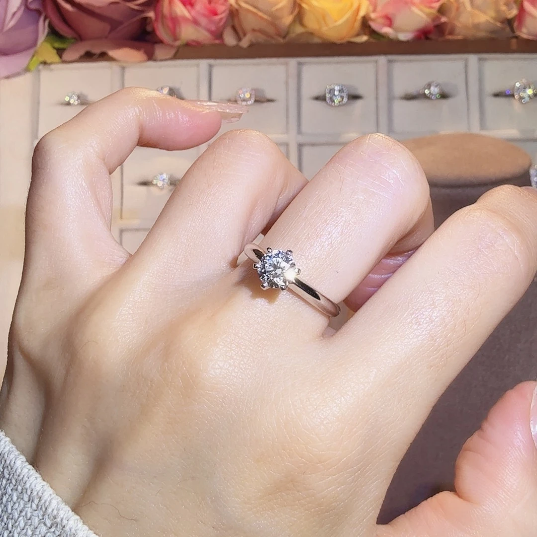 合成钻石18K金镶嵌