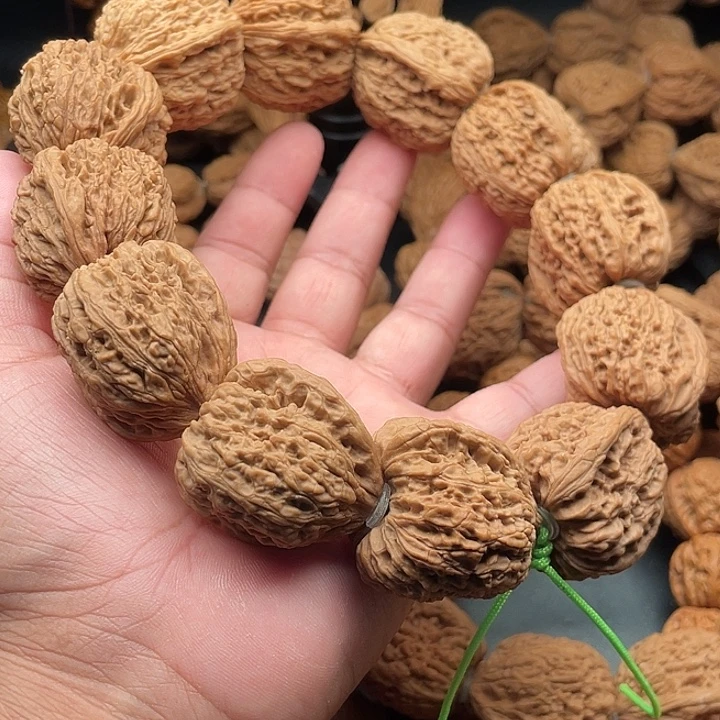 宇***队吊坠文玩核桃8南疆石