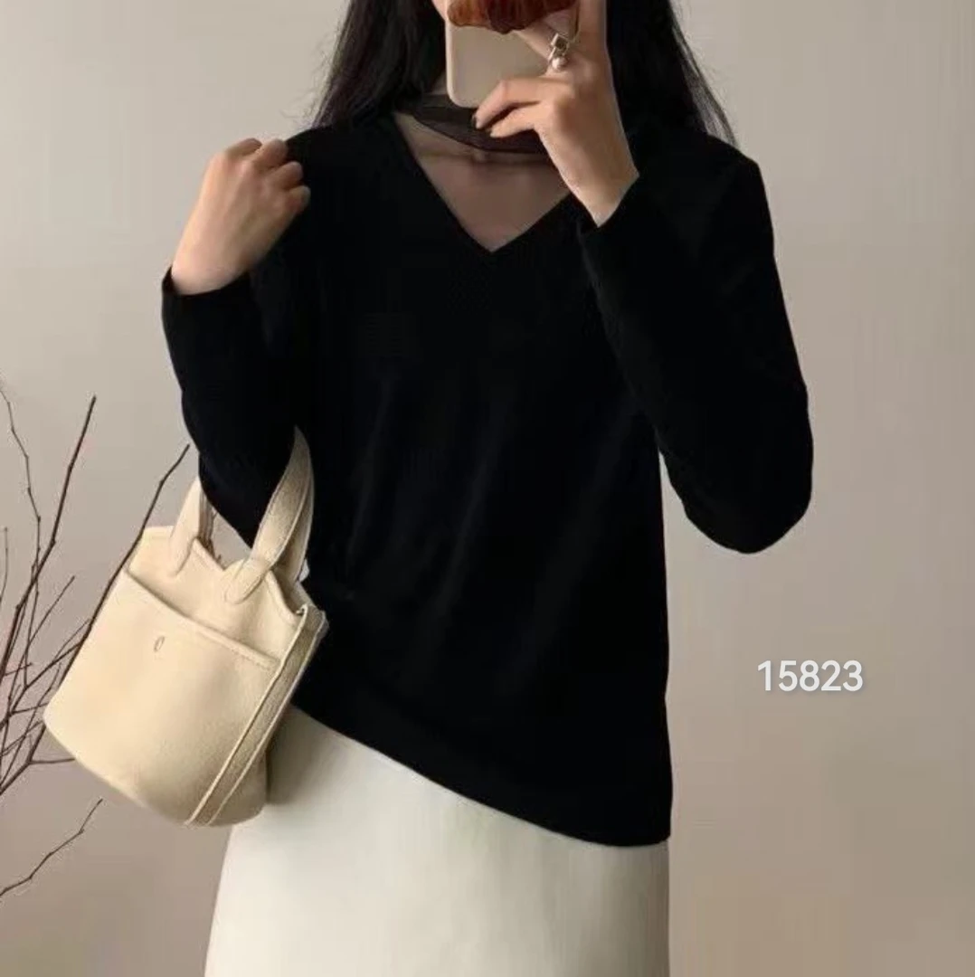 15823（部分无水洗唛，介意慎拍）SANFAN新款V领拼接蕾丝针织长袖