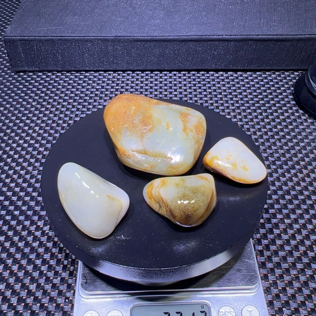 吊坠(不含链)未镶嵌和田玉（子料）221