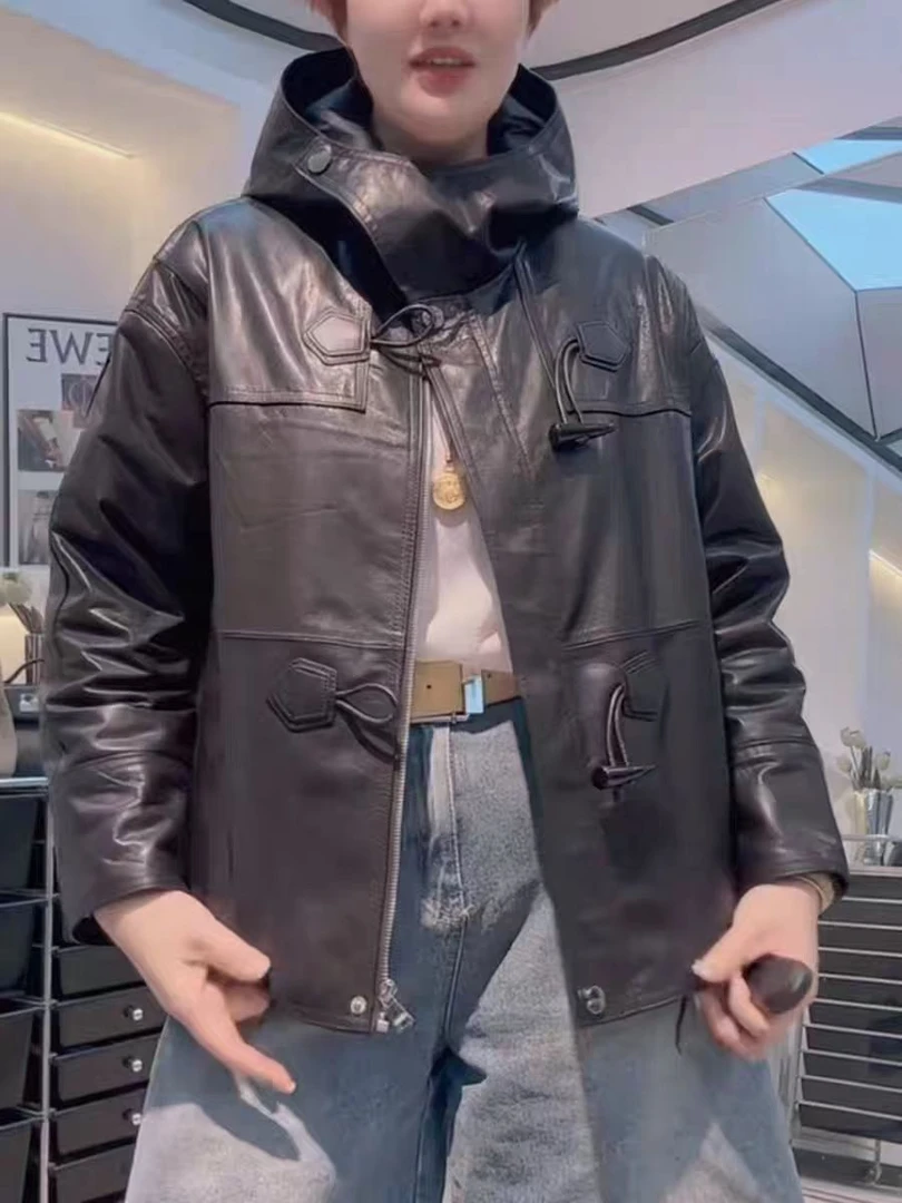 进口胎牛皮油蜡羽绒服牛角扣连帽款爆款减龄