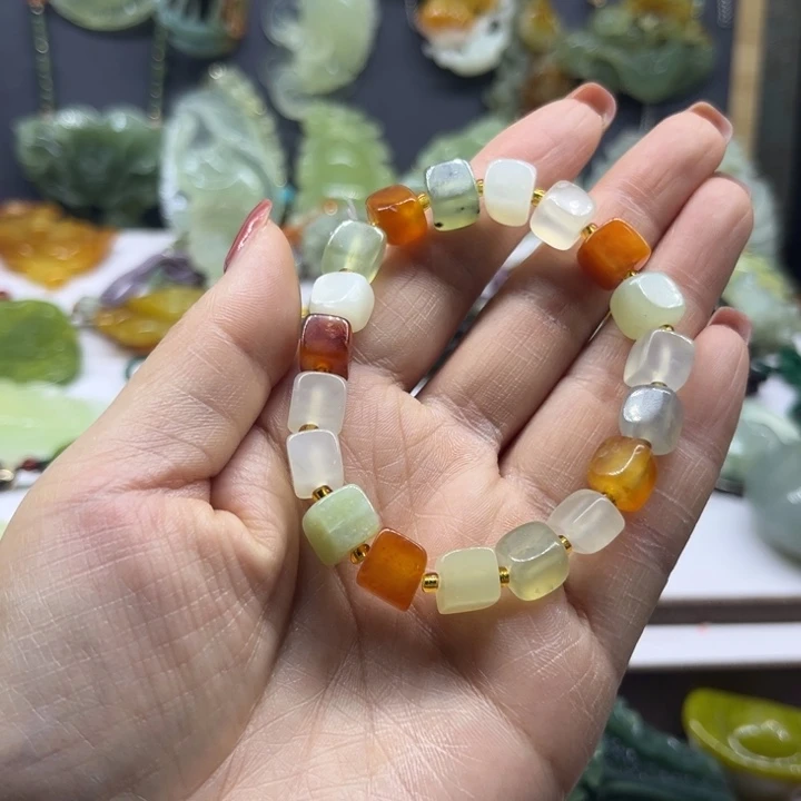 蛇纹石玉未镶嵌颈饰