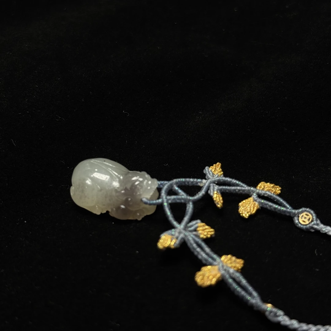 天然和田玉貔貅吊坠/8074