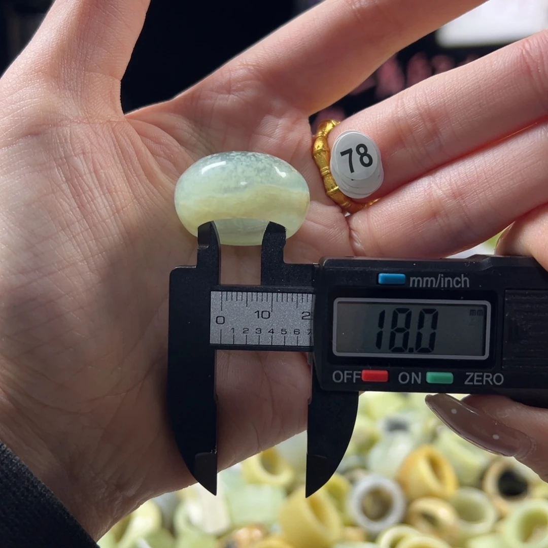 蛇纹石玉未镶嵌戒指