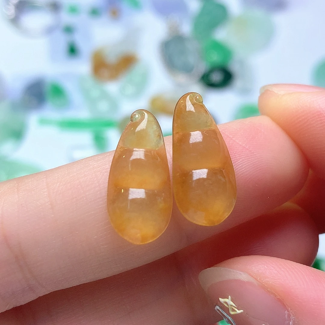 翡翠未镶嵌颈饰豆