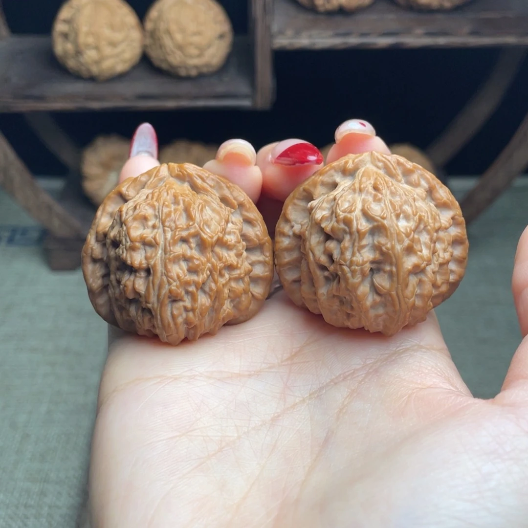 文玩核桃吊坠冯**.三角白40