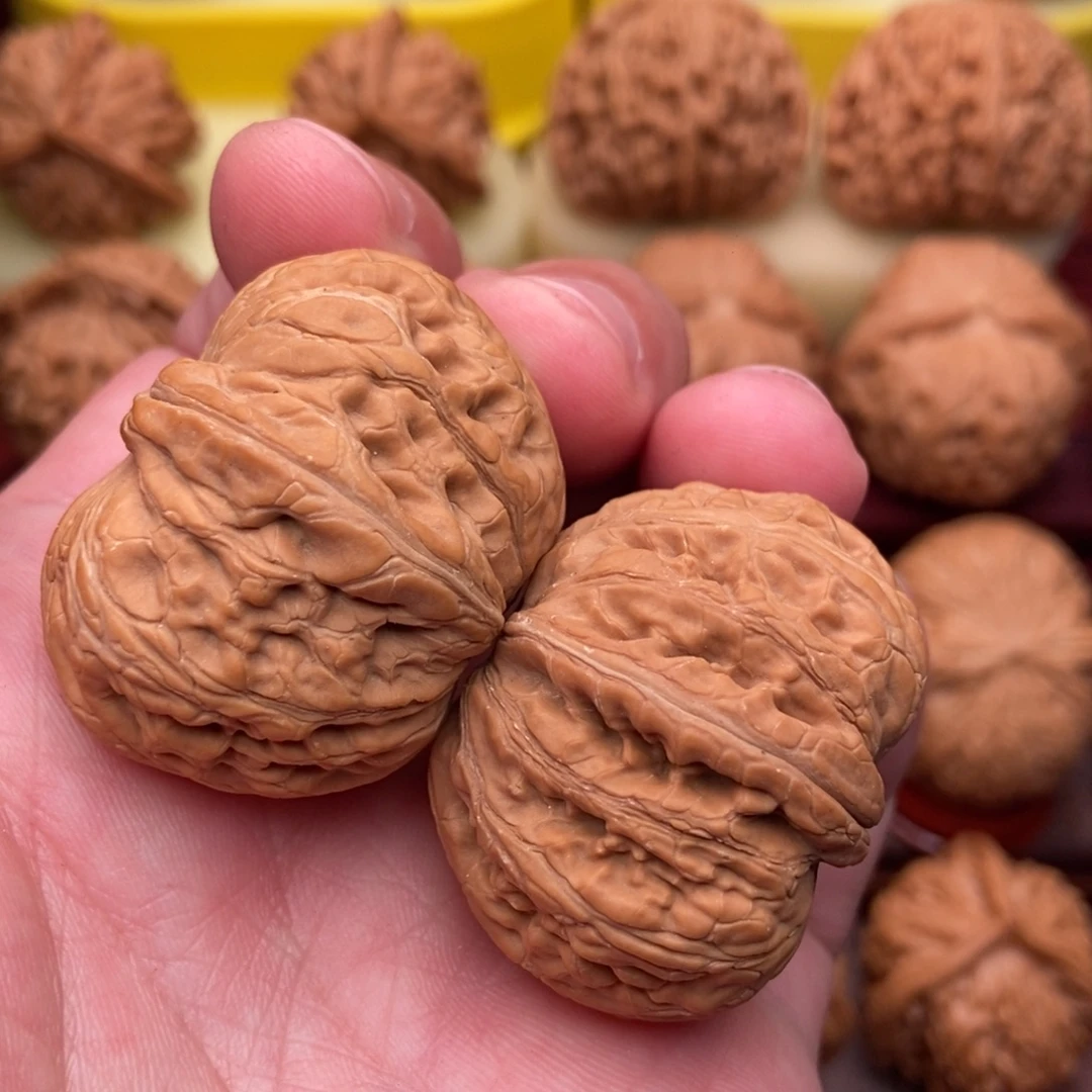 文玩核桃把件毕业款双翘头元宝38