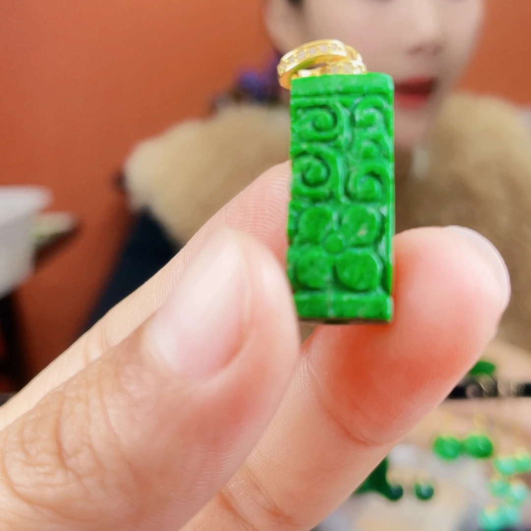 翡翠未镶嵌耳饰饰品