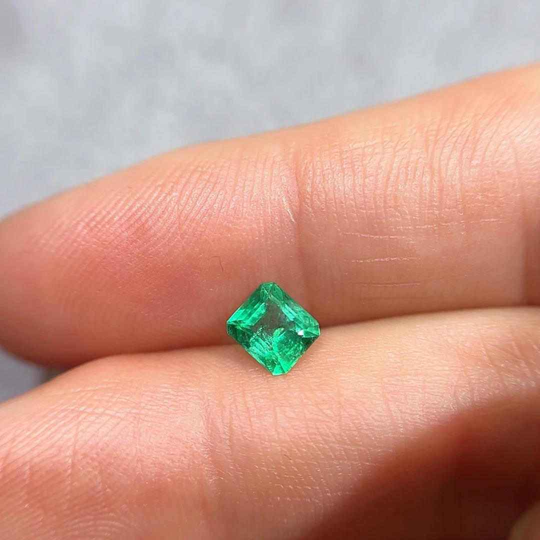 祖母绿裸石未镶嵌47分