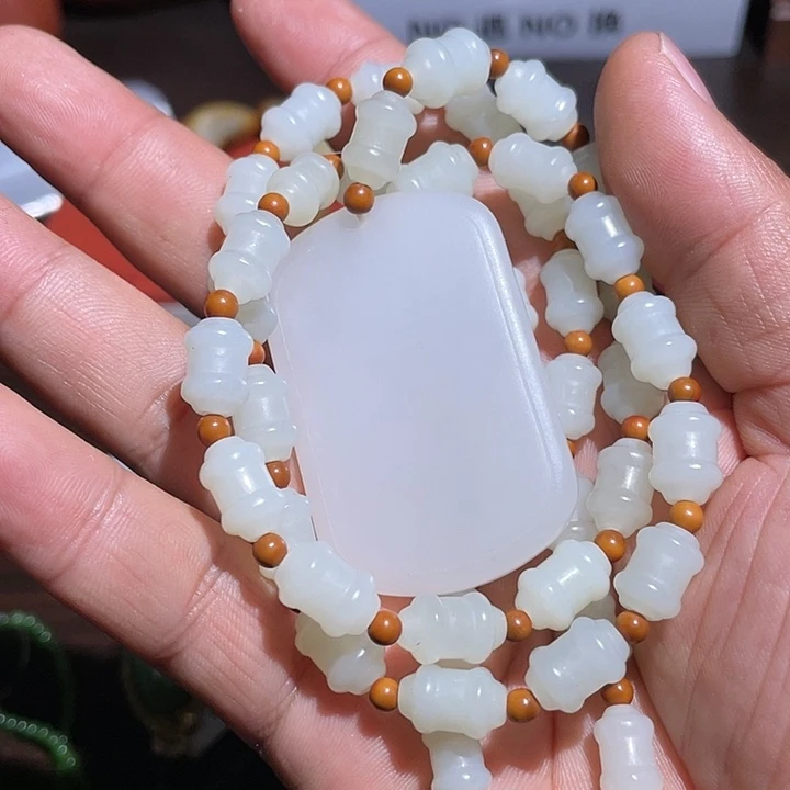 和田玉（糖玉）未镶嵌颈饰