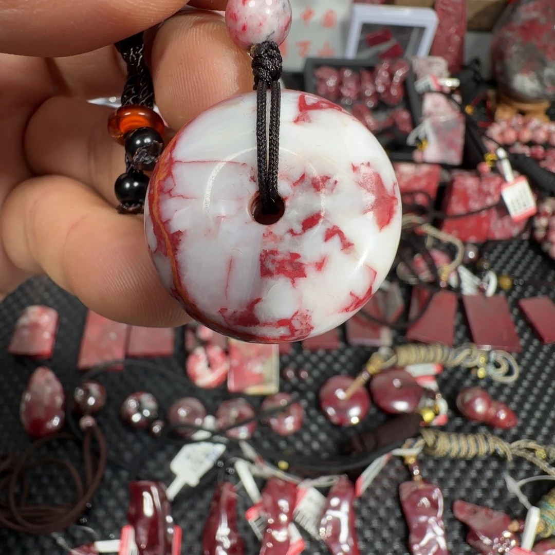 天然辰砂朱砂原石吊坠