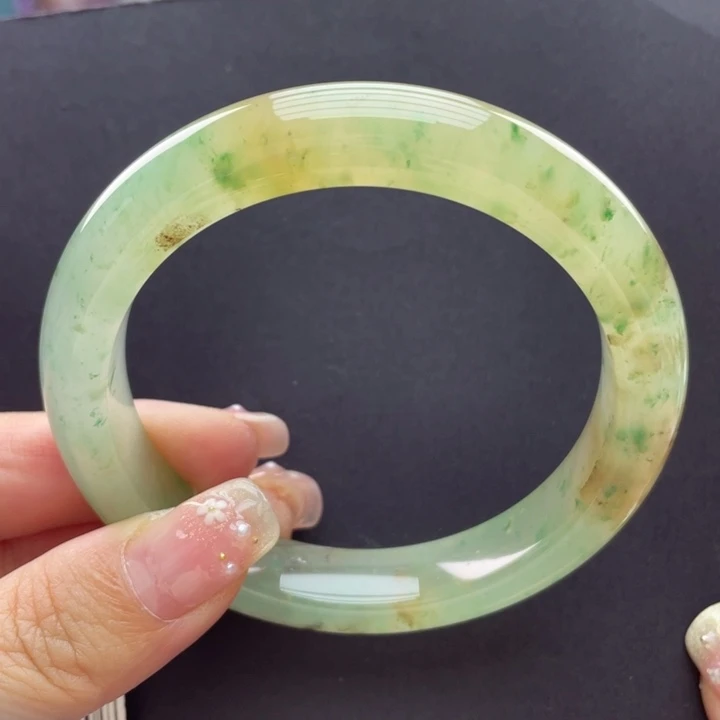未镶嵌手镯石英质玉