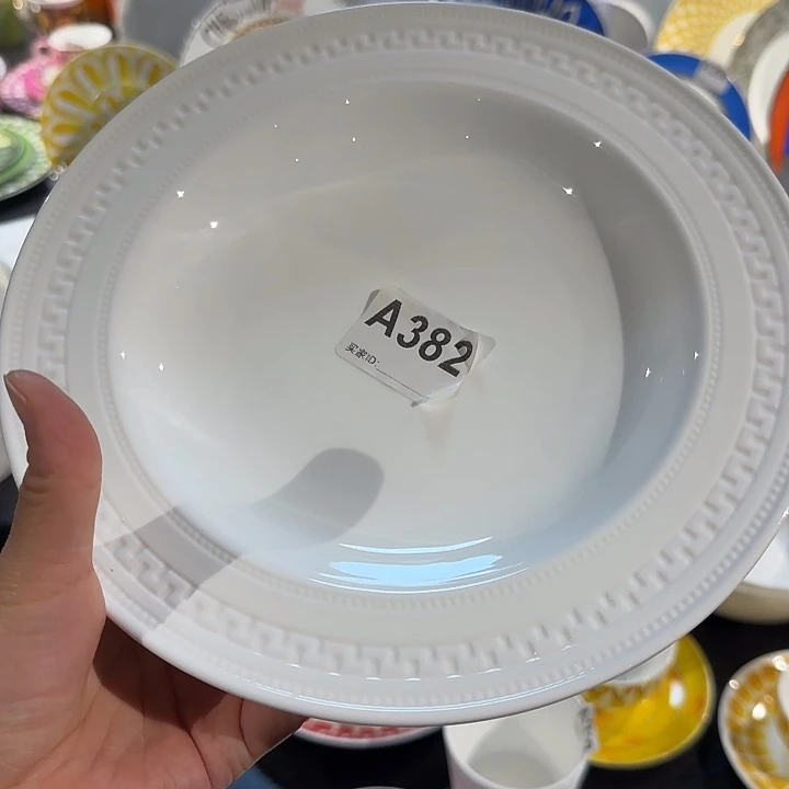 瓷片深盘一个深盘