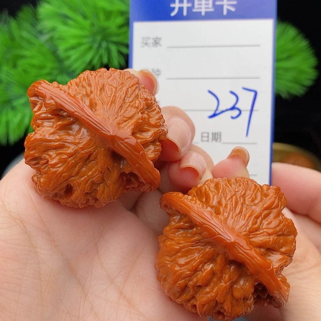 文玩核桃把件44红狮子237
