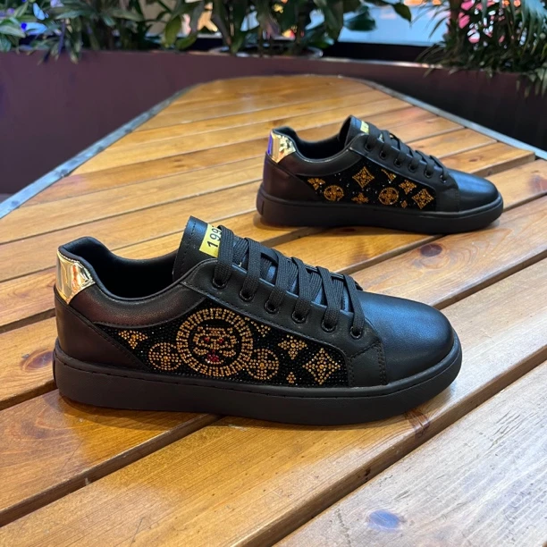 板鞋青年秋冬季水钻青少年青年烫钻时尚潮流休闲板鞋