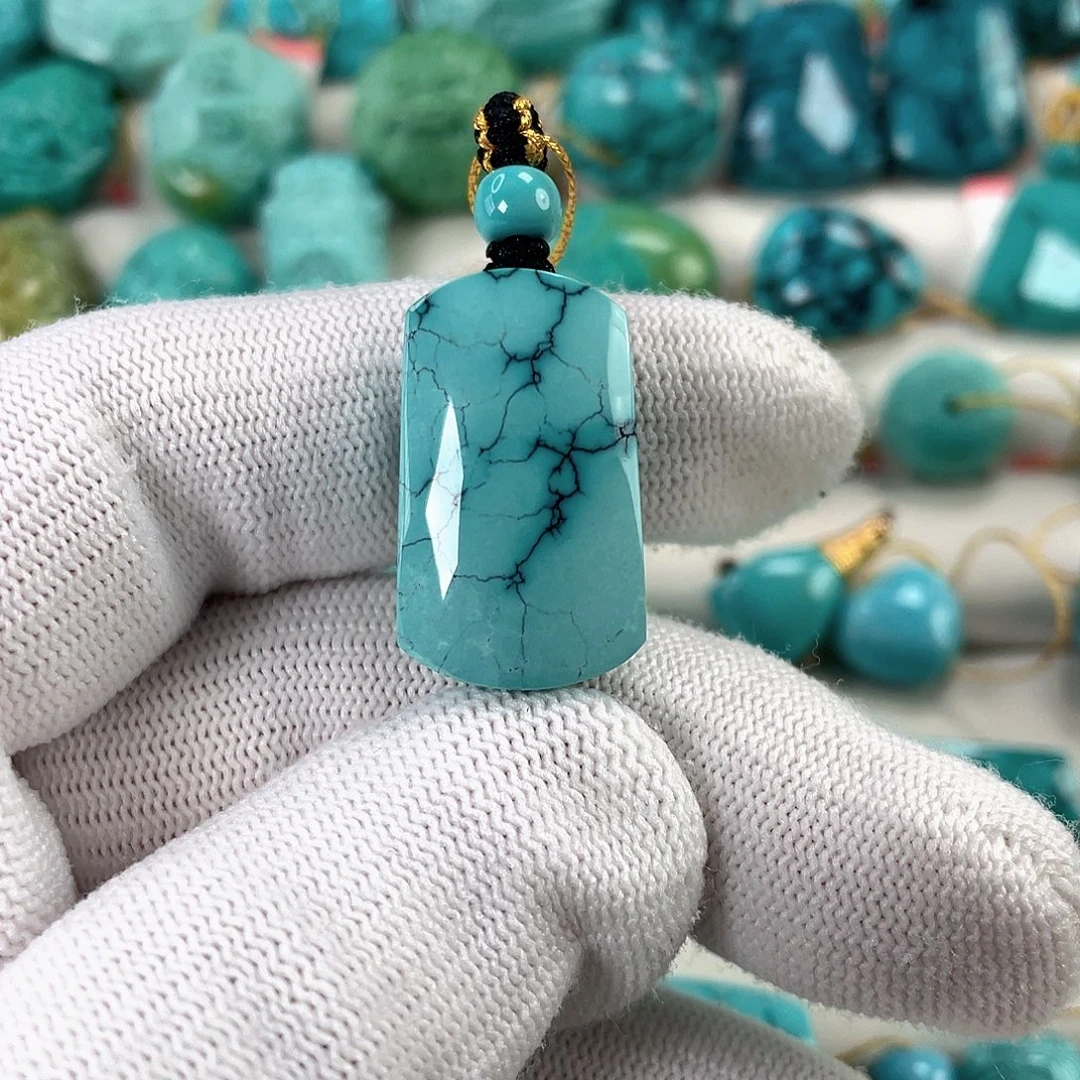 绿松石未镶嵌挂件