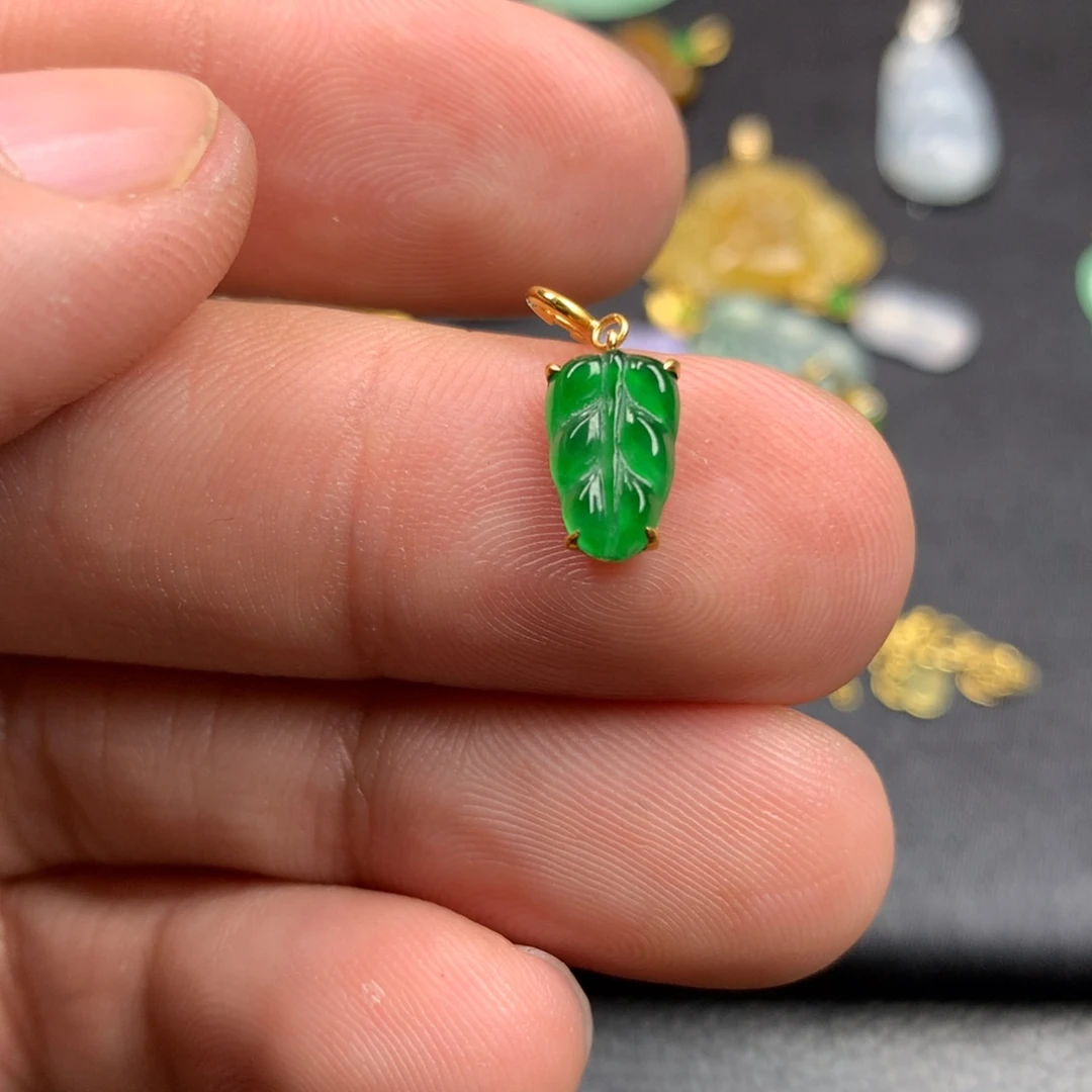 【闪购商品】颈饰18K金镶嵌翡翠翡翠